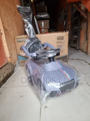 Baby Car With Handle For Parents To Bring Baby To Outdoor