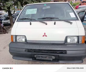 Mitsubishi L300 2007 White