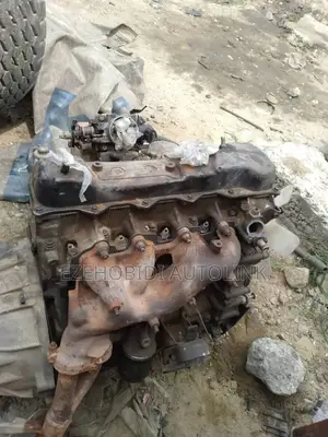 Tokunbo Tested and Trusted Toyota Hiace Bus 2rz Injector Engine