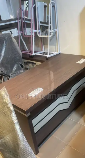 1.6m Luxury Modern Executive Office Table – Imported With Extension