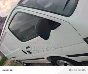 Toyota HiAce 2000 White
