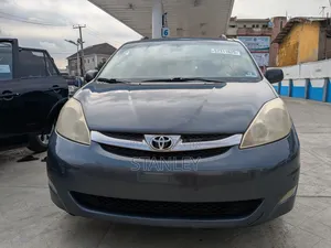 Toyota Sienna XLE Limited AWD 2009 Gray