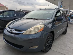 Toyota Sienna XLE Limited AWD 2009 Gray