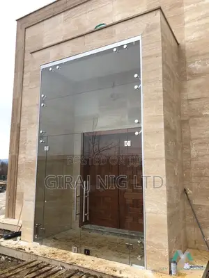Show Glass
