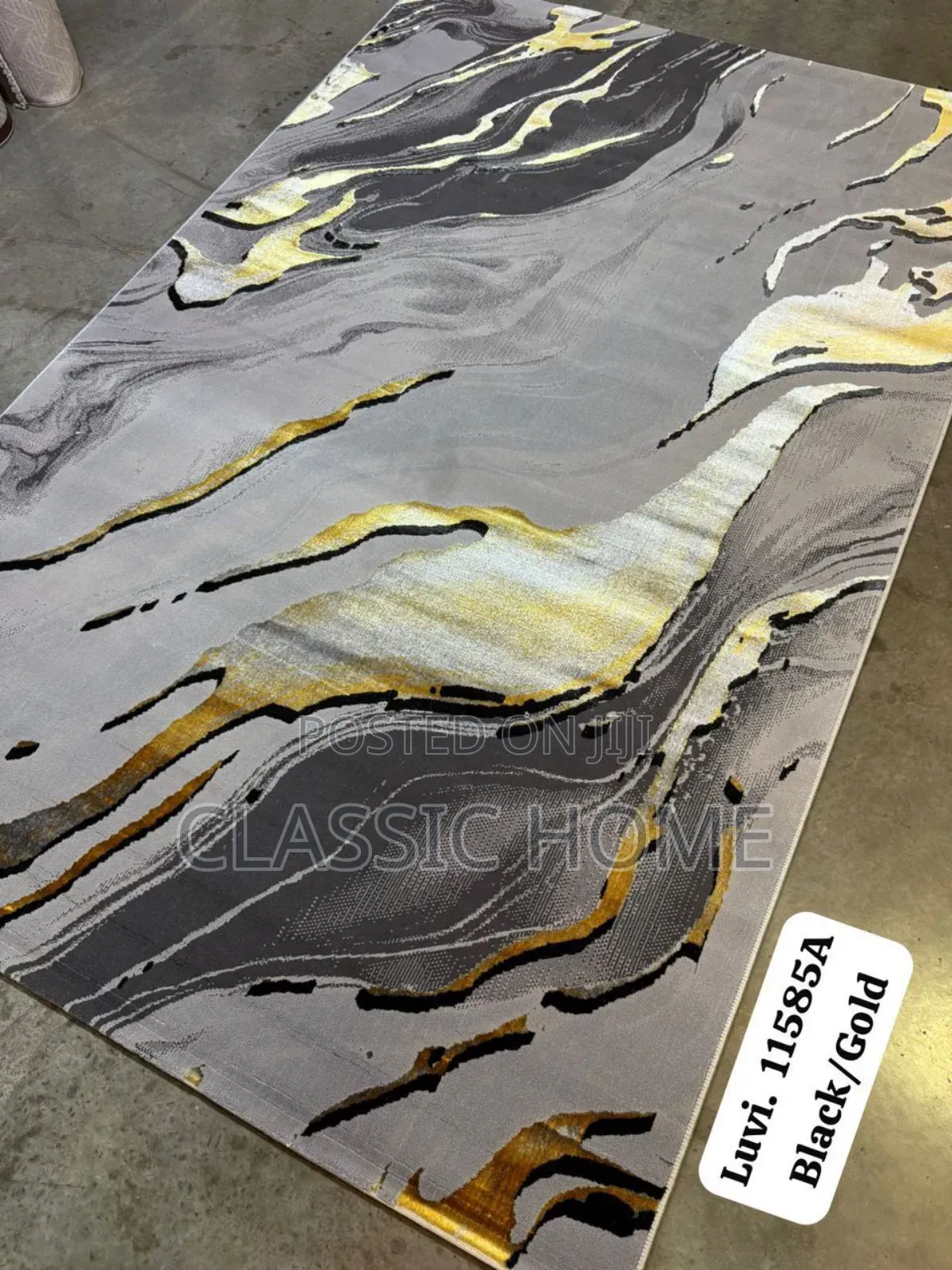 Classic Luvi Center Rug