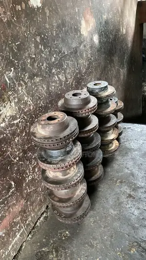 Cadillac Escalade Back Brake Disc Replacement.