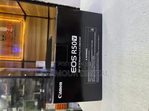 Canon Eos R50v With 14-30mm Lens