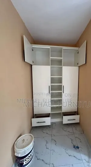 4**8 Wardrobe