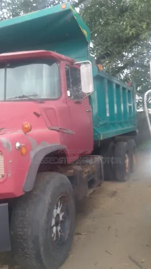 Mack Tipper With Standard Engine