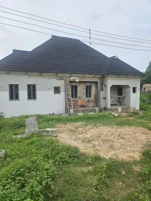 3bdrm Bungalow in Ayilara Estate, Ibadan for sale