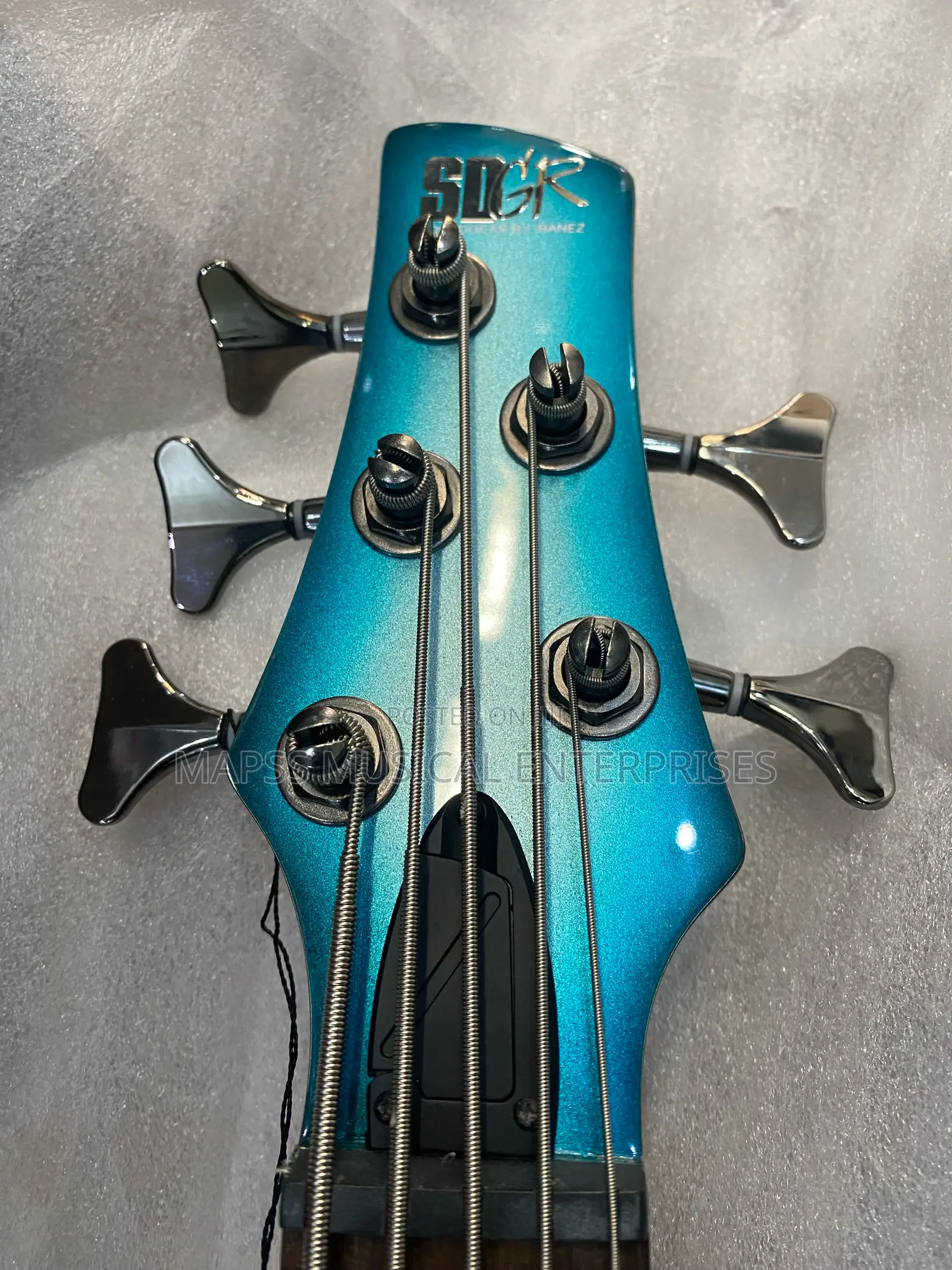 Ibanez Sr305e 5-String Active Electric Bass.