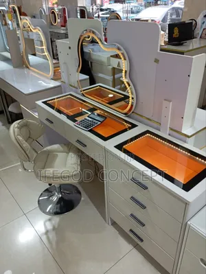 Vanity Dresser Set