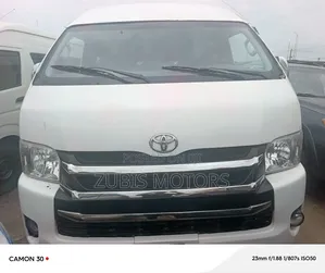 Toyota HiAce 2017 White