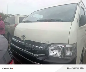 Toyota HiAce 2017 White