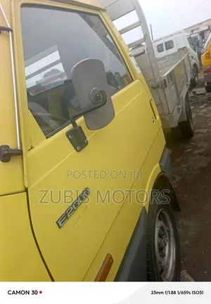 Mazda E2000 2000 Yellow