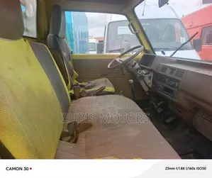 Mazda E2000 2000 Yellow
