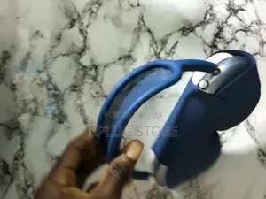 Used Apple Airpods Max 2. Clean as New