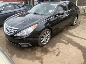 Hyundai Sonata SE 2.0T Sedan FWD (2.0L 4cyl 6A) 2011 Black