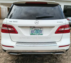 Mercedes-Benz M Class ML350 4MATIC 4dr SUV AWD (3.5L 6cyl 7A) 2014