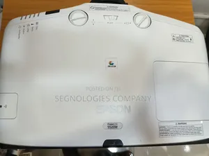 Epson Powerlite 5520w 5500  Lumens 3 Lcd Projector