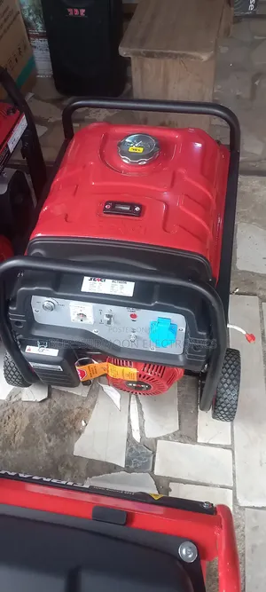 Senci Heavy Duty Generator,Zero Noise With Industrial Plug 3 Yrs Warra