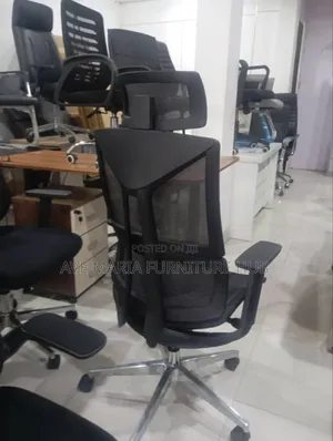 Ergonomic Swivel Office Chair.