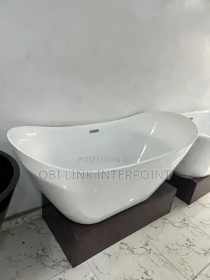 Elegant Freestanding Acrylic Tub.