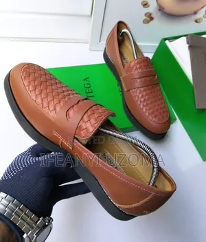 Bottega Veneta Classic Brown and Black Flat Sole Shoe