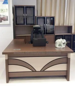 Executive Office Desk With Mobile Drawers