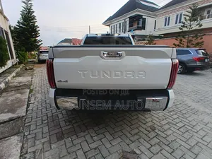 Toyota Tundra 1794 2022 White