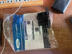 Ford Focus Fuel Pump Relay Modulue Au5a-9d370-fc