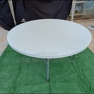 Round Table 5ft by 10 Seater