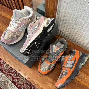 Original New Balance 2010 Castle Rock Light Suede Sneakers