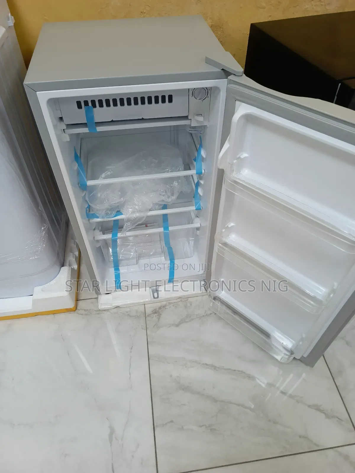 Table Top Fridge 100l Silver
