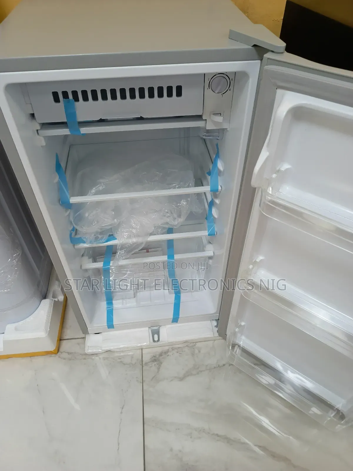 Table Top Fridge 100l Silver
