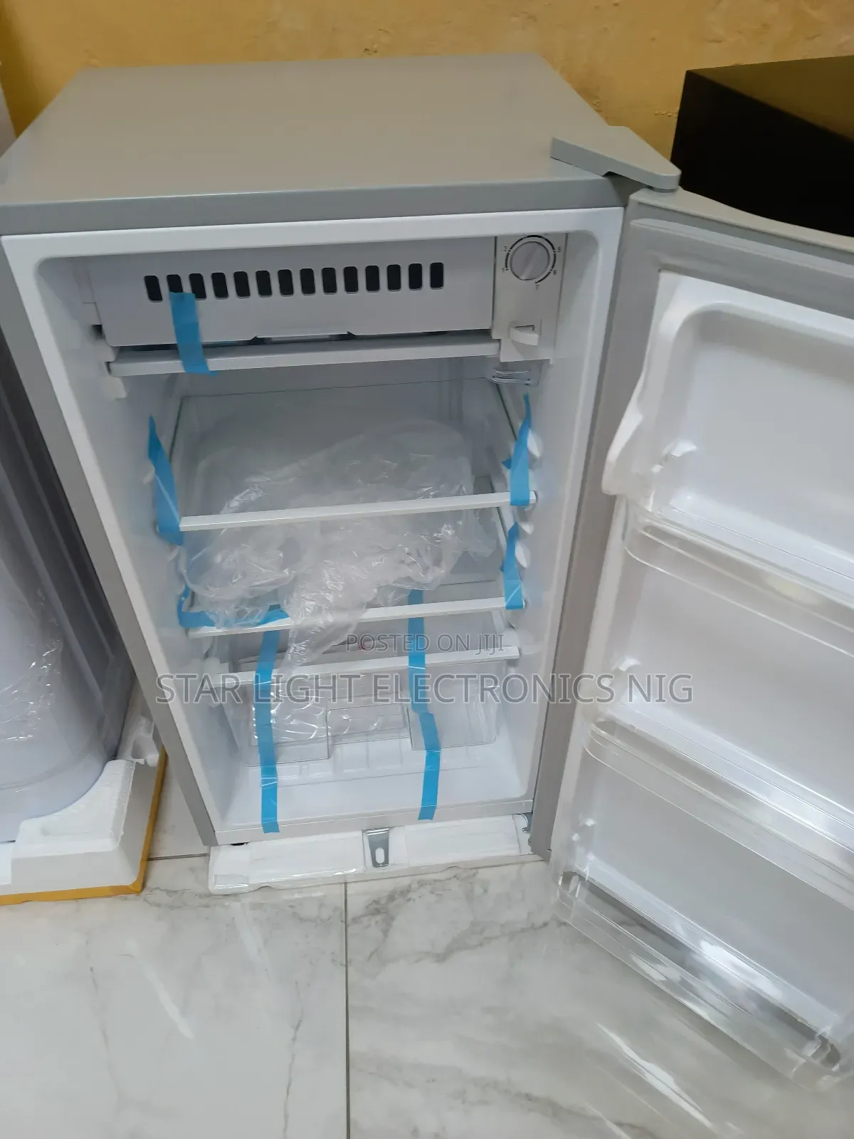 Table Top Fridge 100l Silver