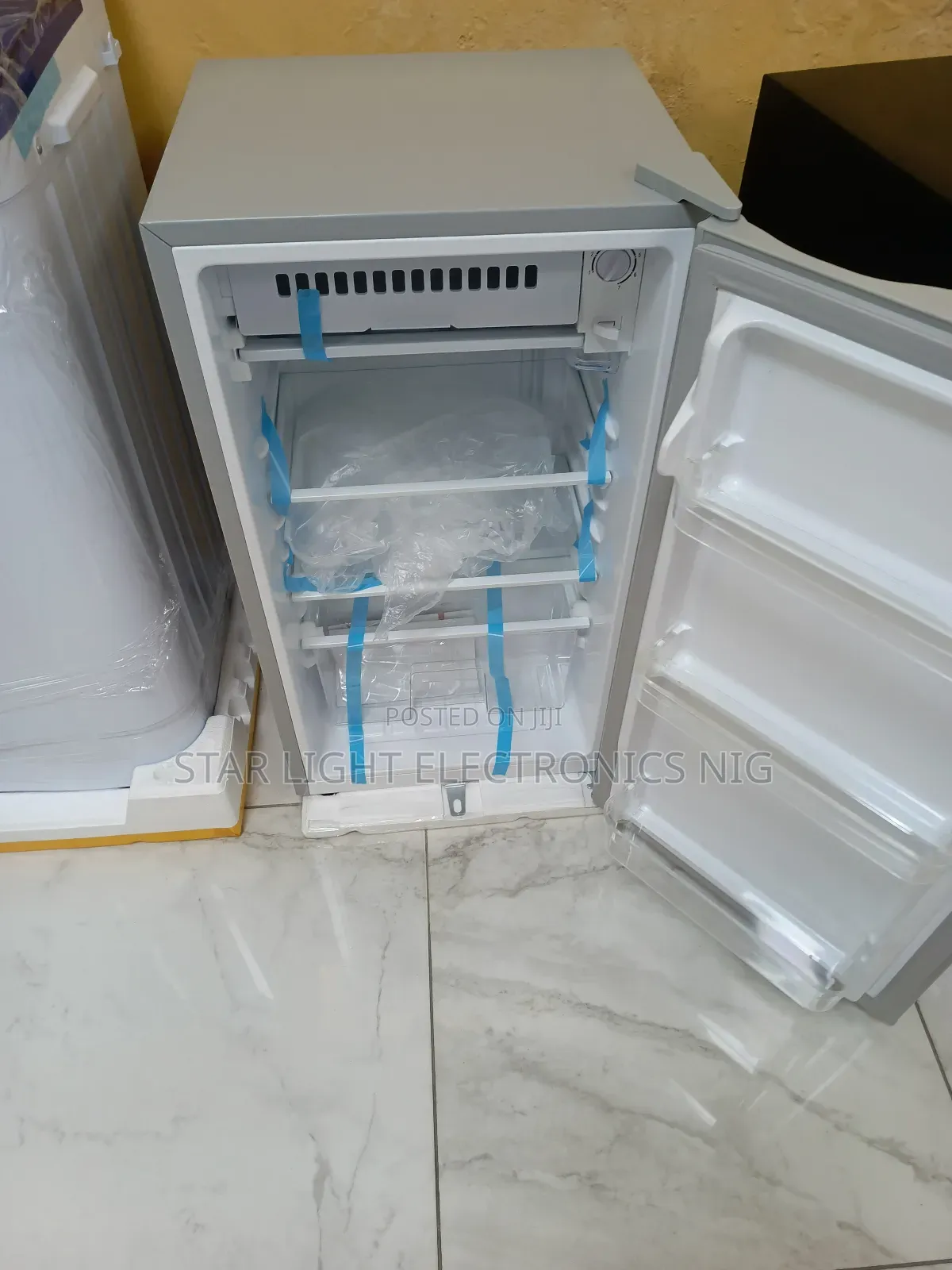 Table Top Fridge 100l Silver