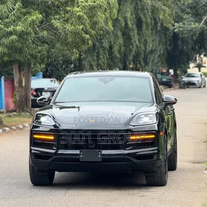 Porsche Cayenne 2023 Black