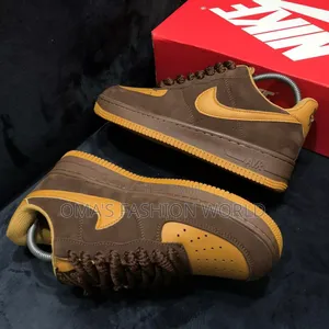 Quality Luxury Nike Sneakers Available as Seen