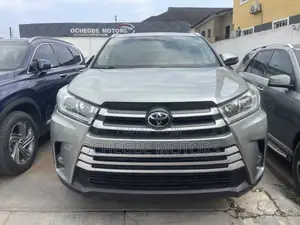 Toyota Highlander XLE 2019 Silver