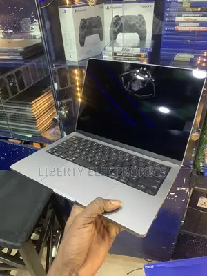 Laptop Apple MacBook Pro 2020 M1 16GB Apple M1 Pro SSD 1T