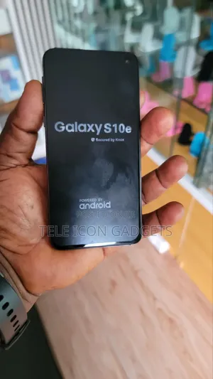 Samsung Galaxy S10e 128 GB Blue