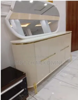 Nordic Classic Mirror Console