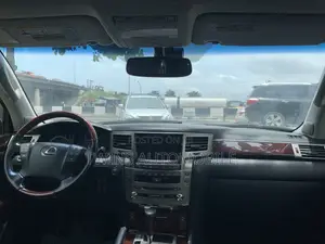Lexus LX 570 (5 seats) AWD 2016 Black
