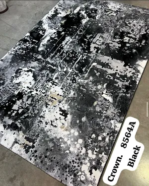 Black Crown Quality Center Rug