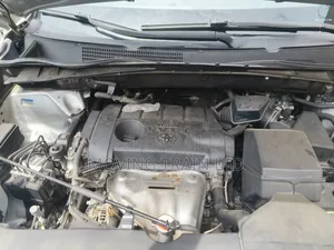 Toyota Highlander LE 4x2 (2.7L 4cyl 6A) 2018 Silver