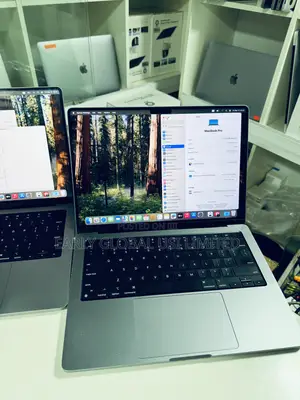 Laptop Apple MacBook Pro 2021 M1 16GB Apple M1 Pro SSD 512GB