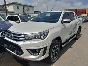 Toyota Hilux Revo Double Cab Petrol 2.7 AWD 2020 White