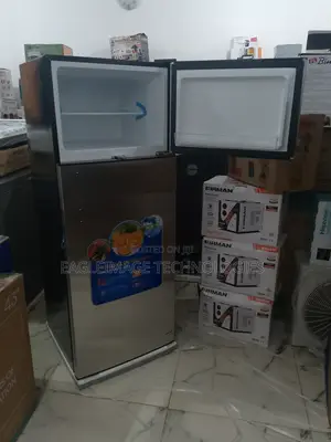 Effortless Cooling, Maximum Storage – Polystar 225l Refrigerator