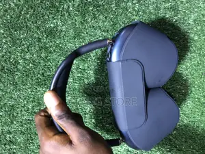 Authentic First Gen Apple Airpodmax (Used)